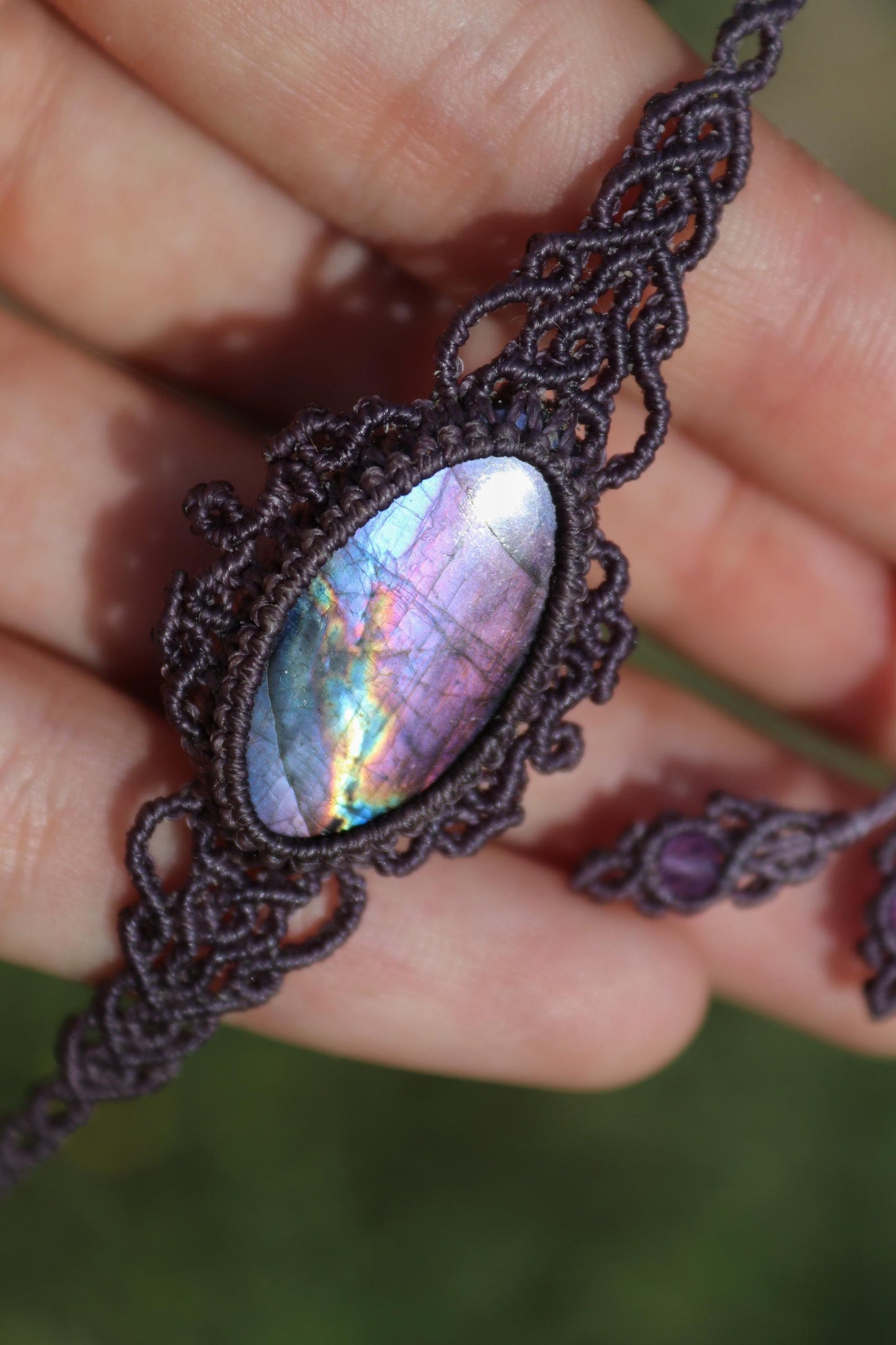 Echtes violettes SPECTROLITE Halsband/Collier