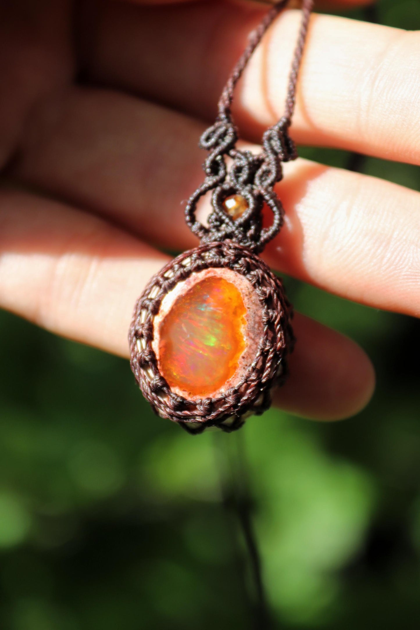 Mexikanischer OPAL Matrix Höhlen-Anhänger mit Karneolperlen