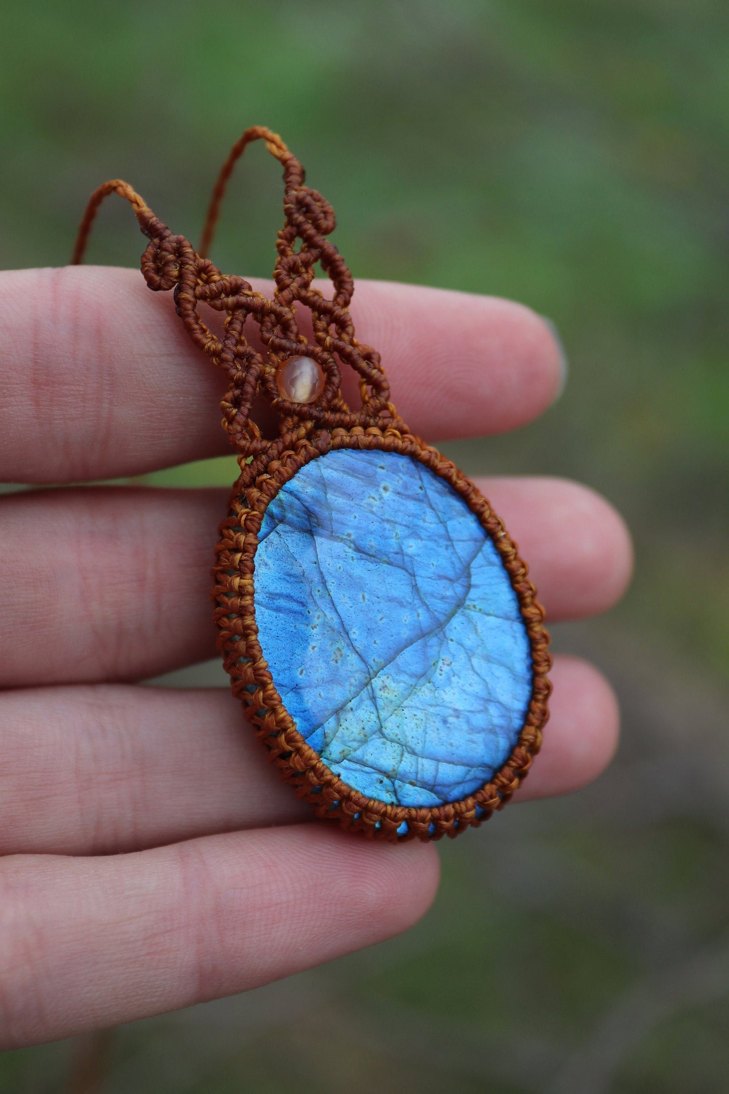 Boho Makramee blauer Labradorit Anhänger Halskette