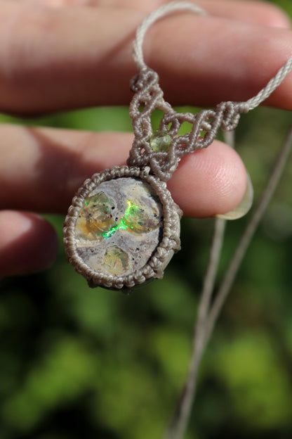 LAMEA Mexikanischer OPAL-Anhänger mit Peridot-Perlen