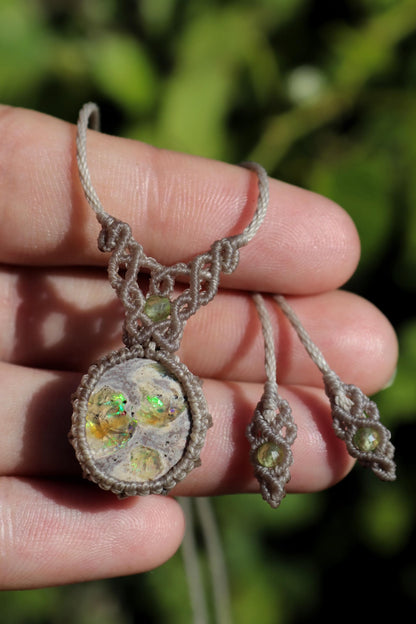 LAMEA Mexikanischer OPAL-Anhänger mit Peridot-Perlen