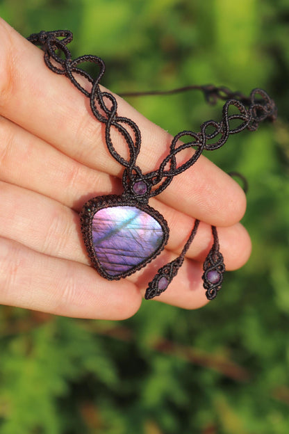 Eleganter violetter SPECTROLITH-Choker