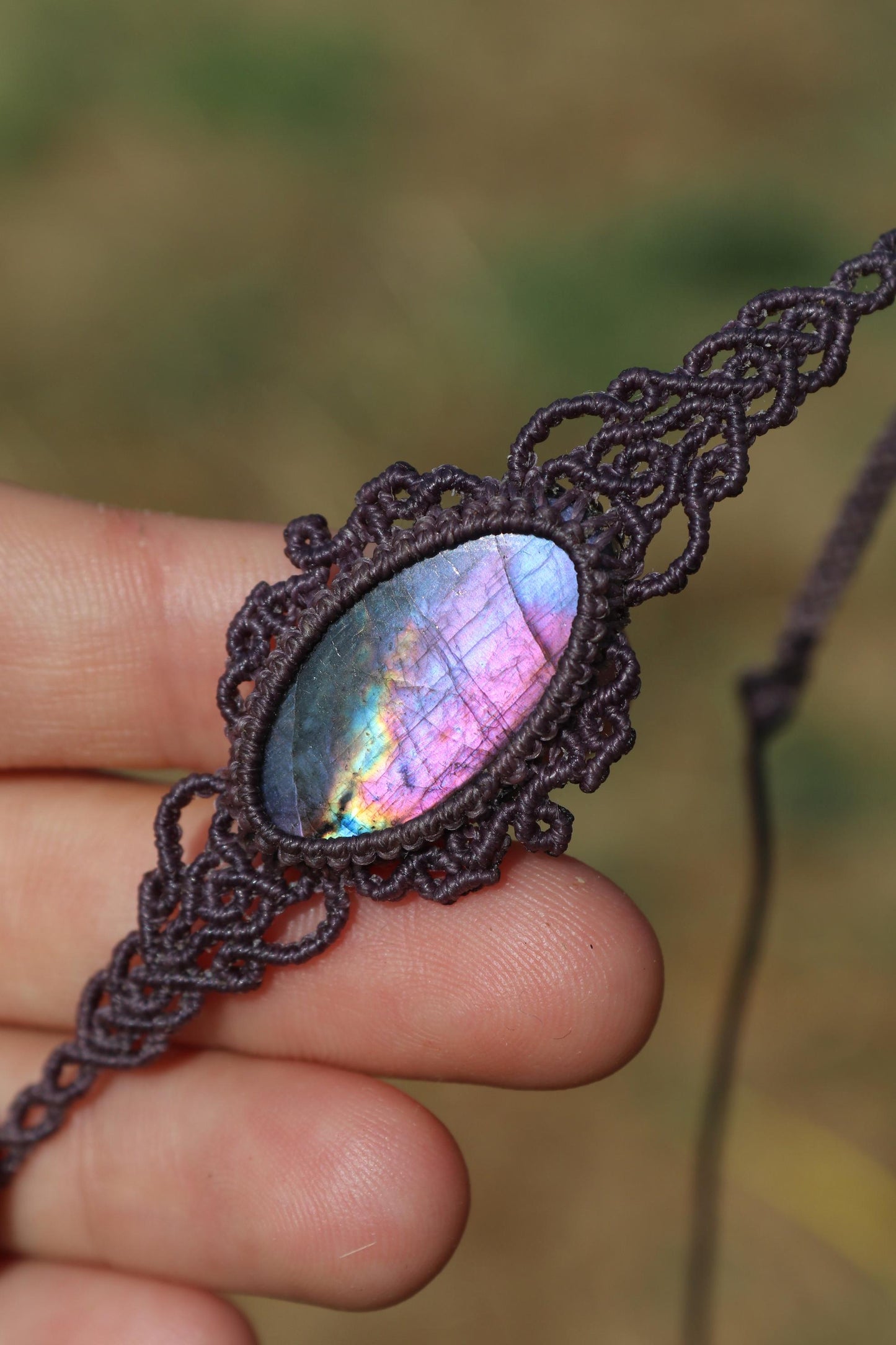 Echtes violettes SPECTROLITE Halsband/Collier