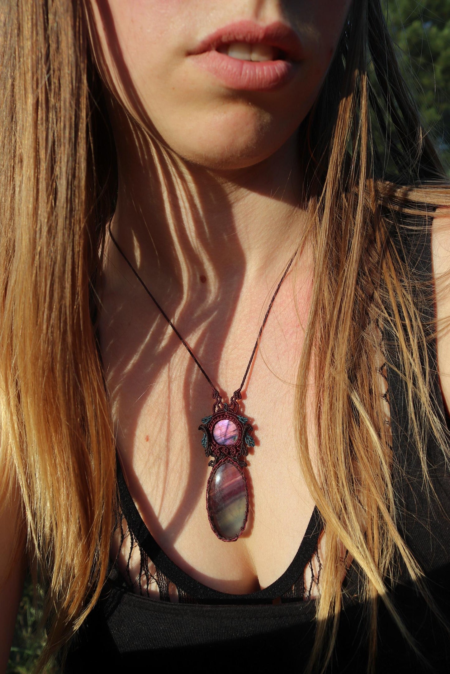 ASTRAL REALMS kosmische FLUORIT- und violette Spectrolith-Halskette