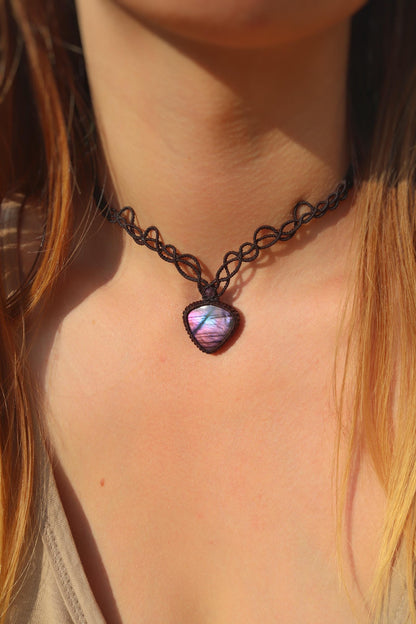 Eleganter violetter SPECTROLITH-Choker