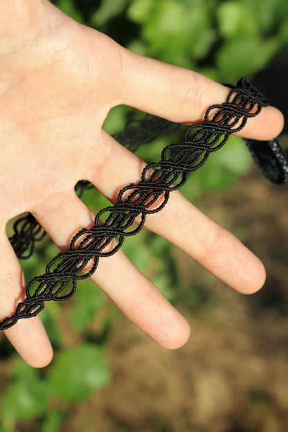 NYXARA tiefblauer Kyanit-Choker mit Apatit
