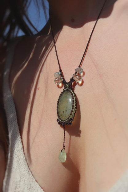 PREHNIT-Anhänger mit Aquamarin, grünem Amethyst und Peridot