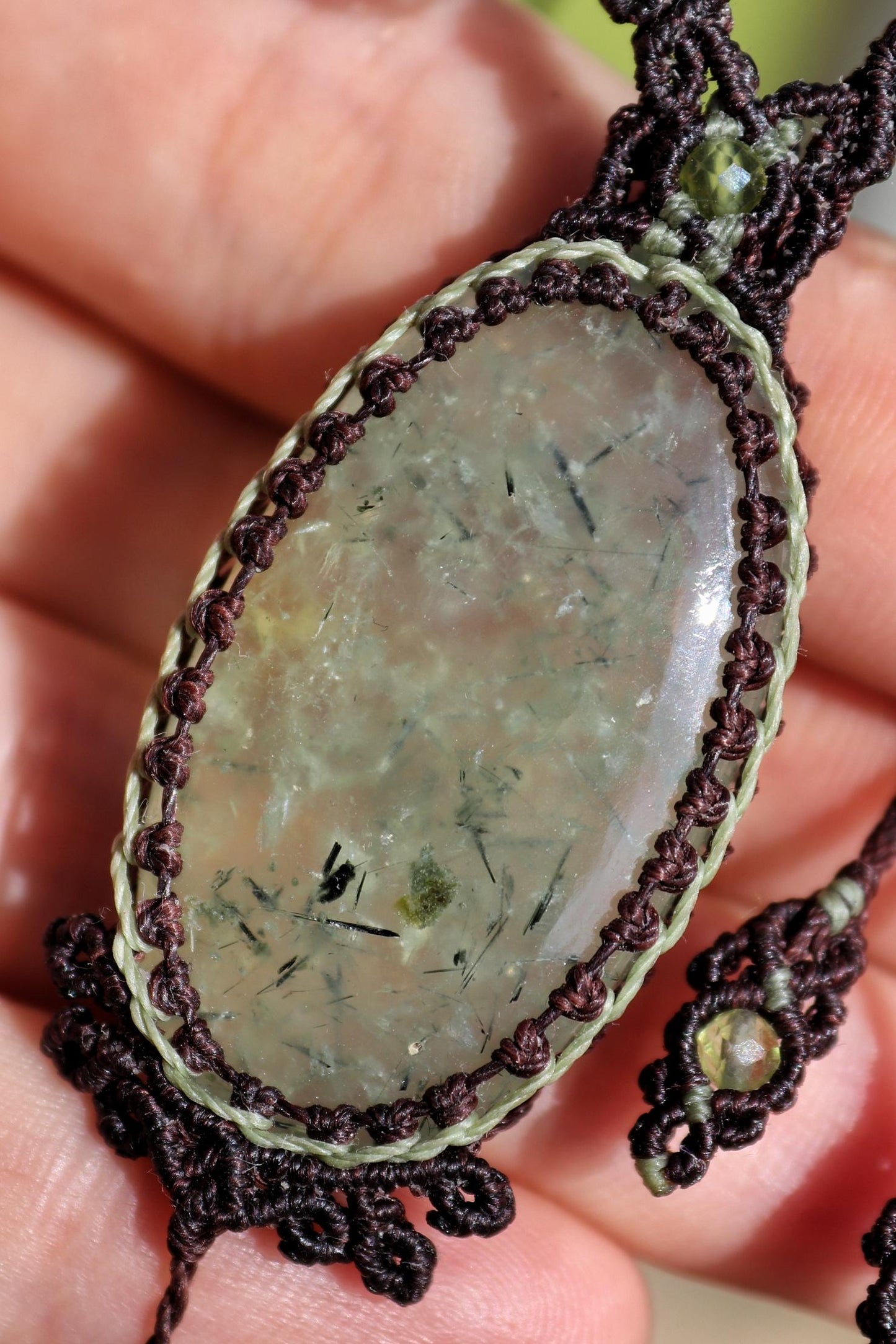 PREHNIT-Anhänger mit Aquamarin, grünem Amethyst und Peridot