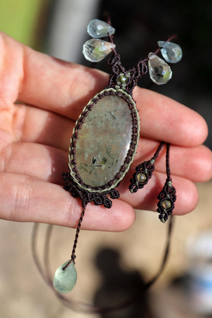 PREHNIT-Anhänger mit Aquamarin, grünem Amethyst und Peridot