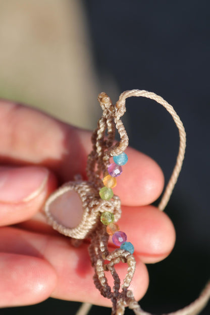 Regenbogen-MONDSTEIN-Halskette mit natürlichen Edelsteinperlen