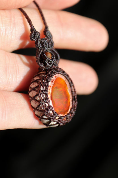 Mexikanischer OPAL Matrix Höhlen-Anhänger mit Karneolperlen