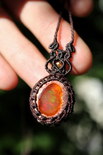 Mexikanischer OPAL Matrix Höhlen-Anhänger mit Karneolperlen