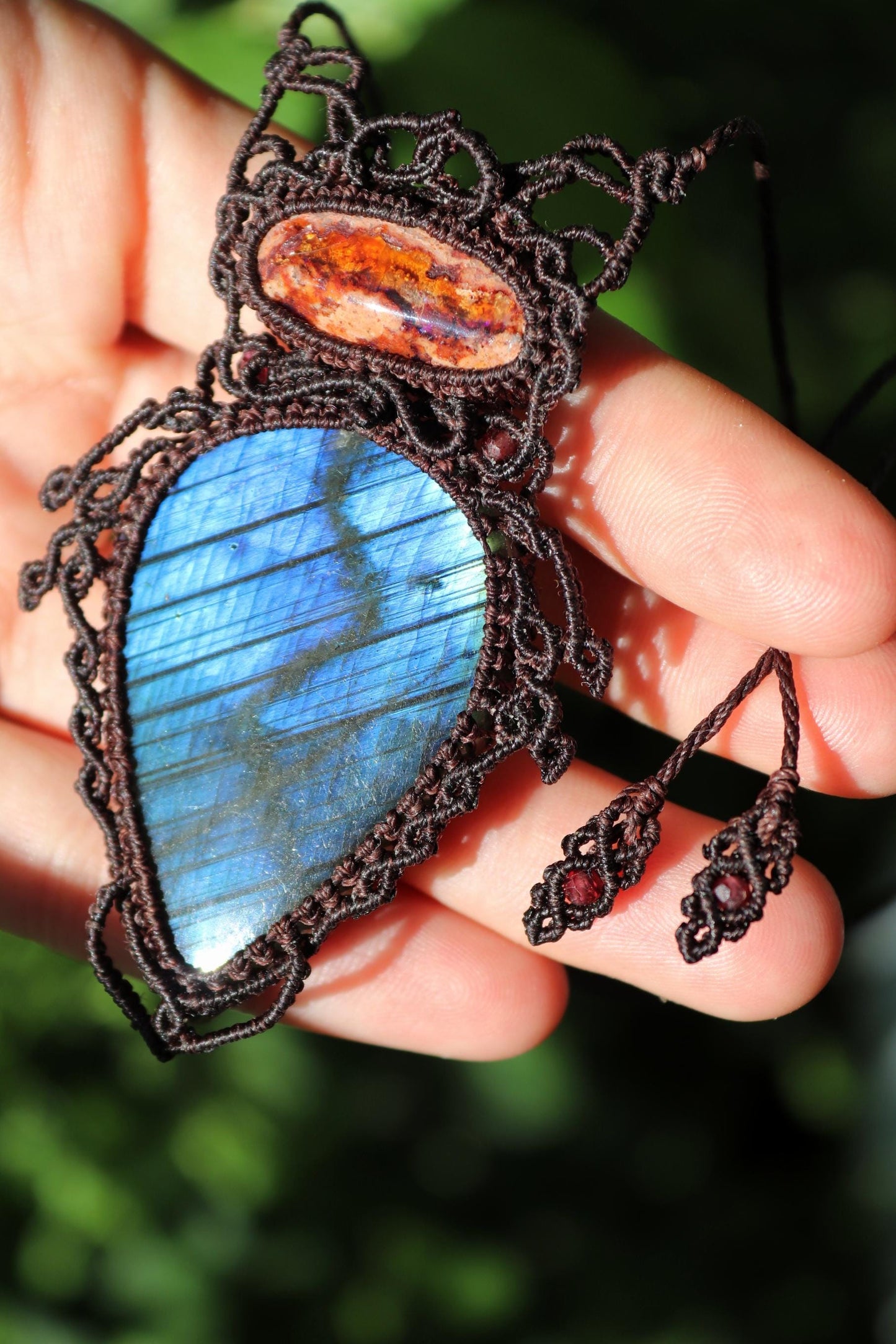 Höhlenopal aus Mexiko und tiefblauer Labradorit
