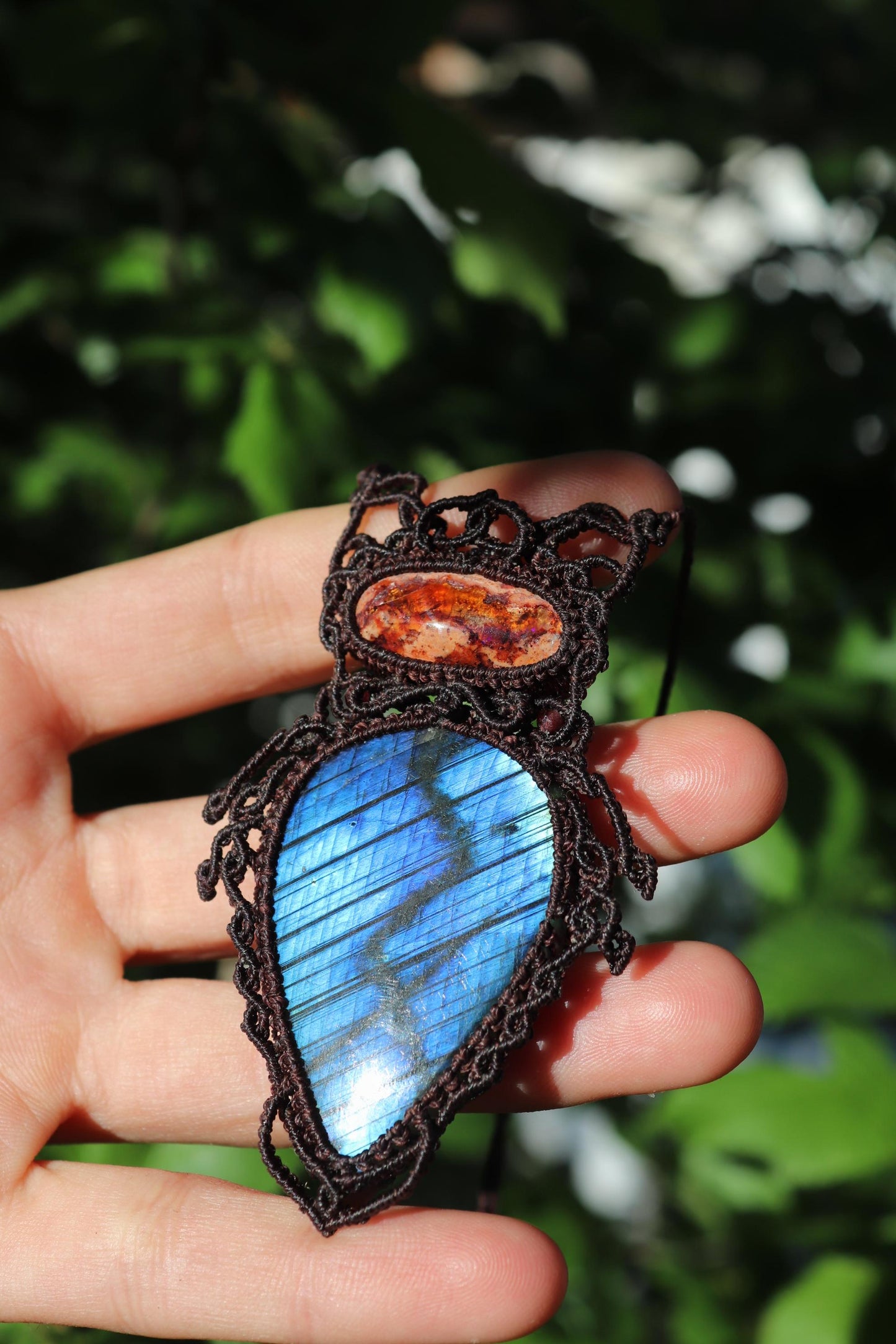 Höhlenopal aus Mexiko und tiefblauer Labradorit