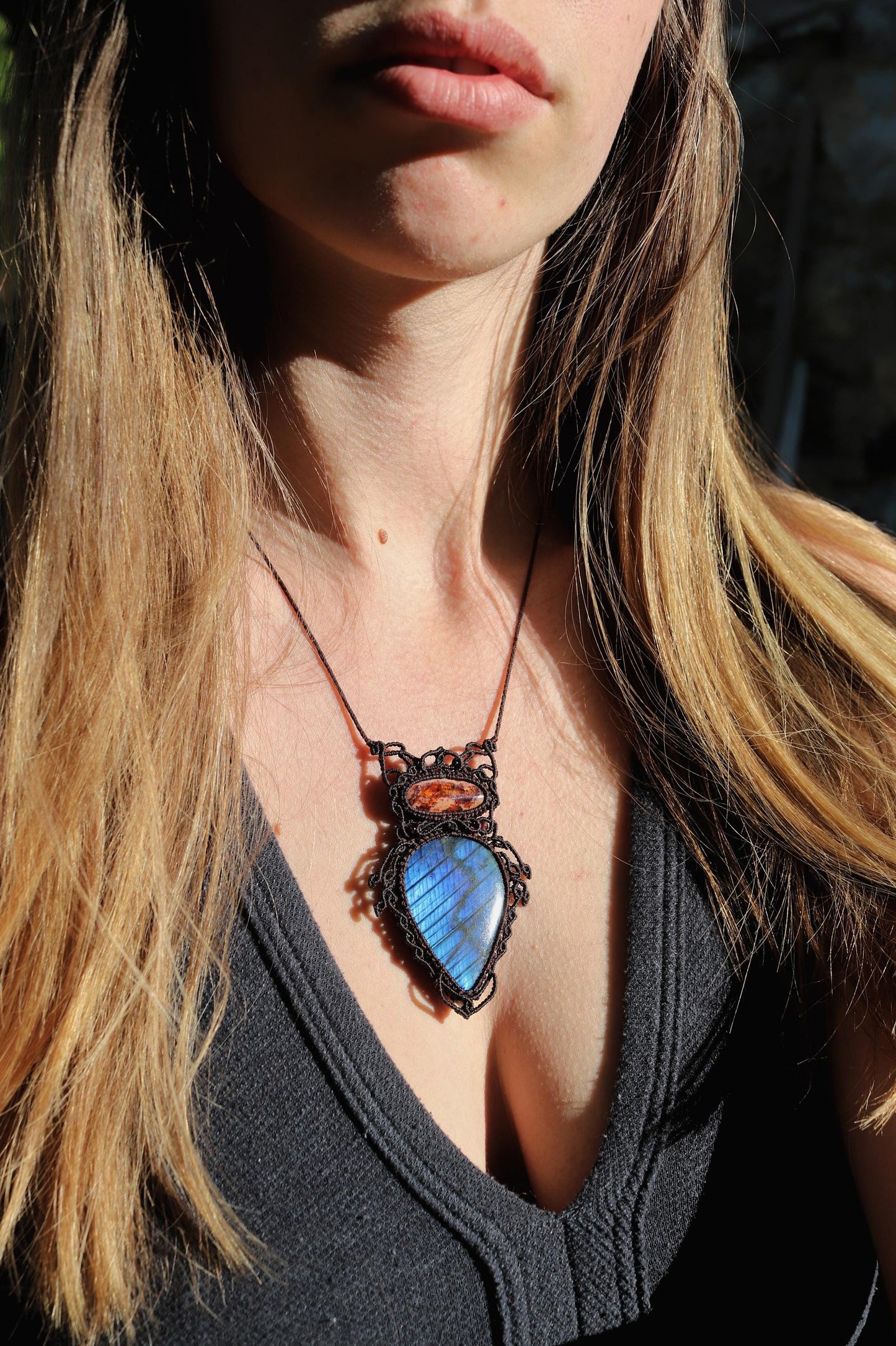 Höhlenopal aus Mexiko und tiefblauer Labradorit