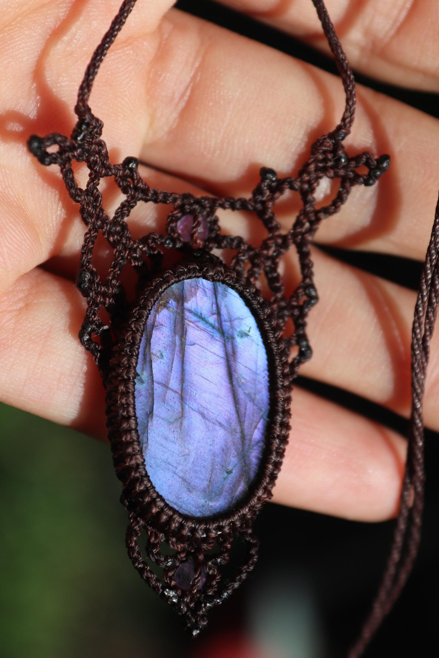 Lila LABRADORIT-Anhänger mit Amethystperlen