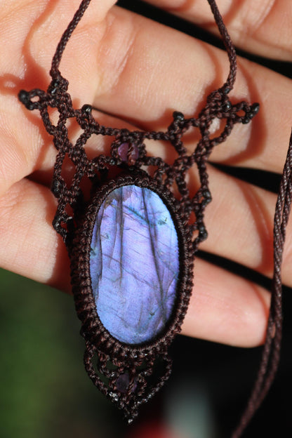 Lila LABRADORIT-Anhänger mit Amethystperlen