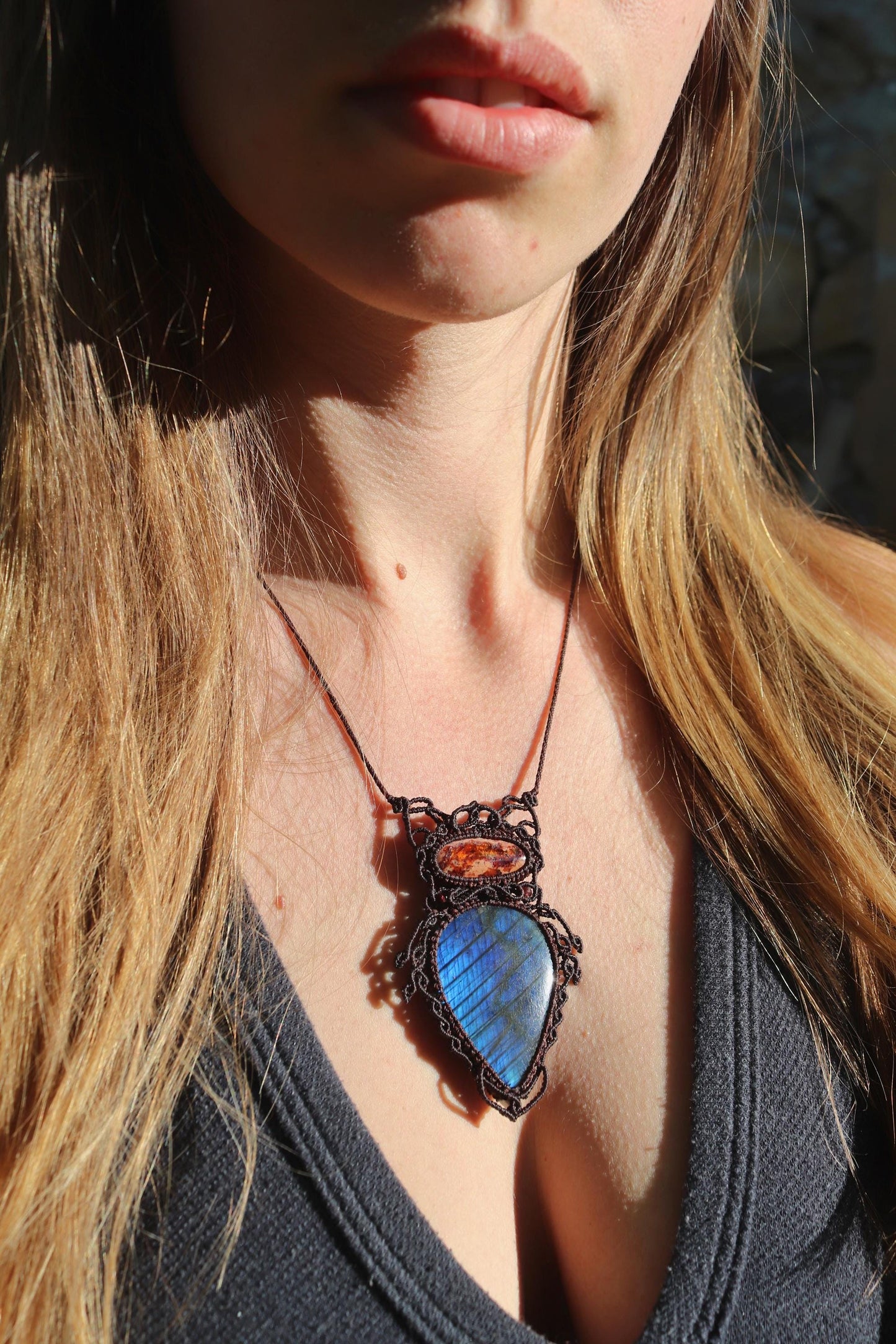 Höhlenopal aus Mexiko und tiefblauer Labradorit