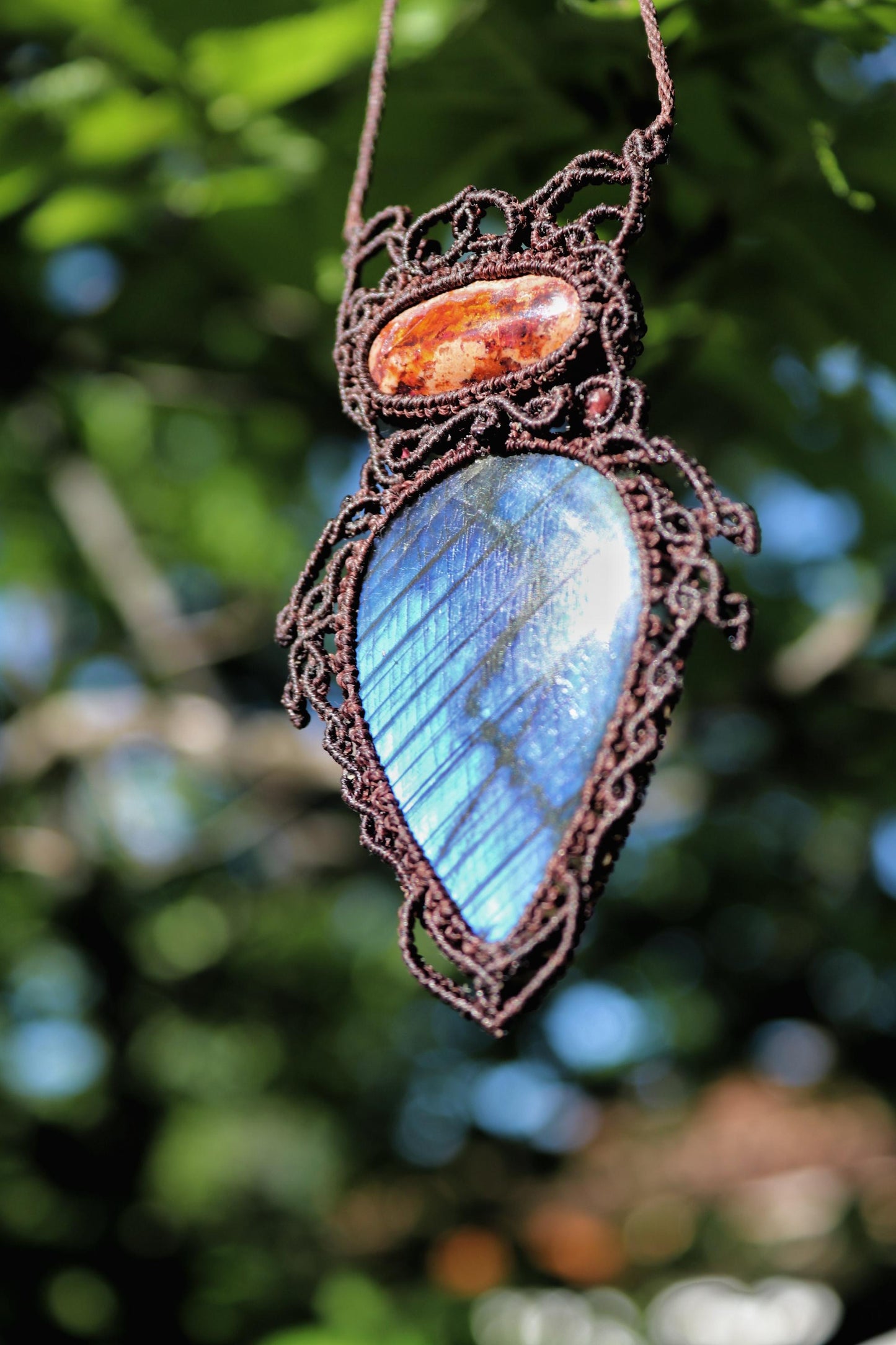 Höhlenopal aus Mexiko und tiefblauer Labradorit