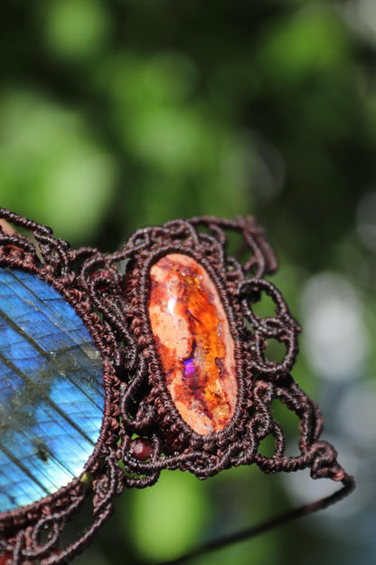 Höhlenopal aus Mexiko und tiefblauer Labradorit