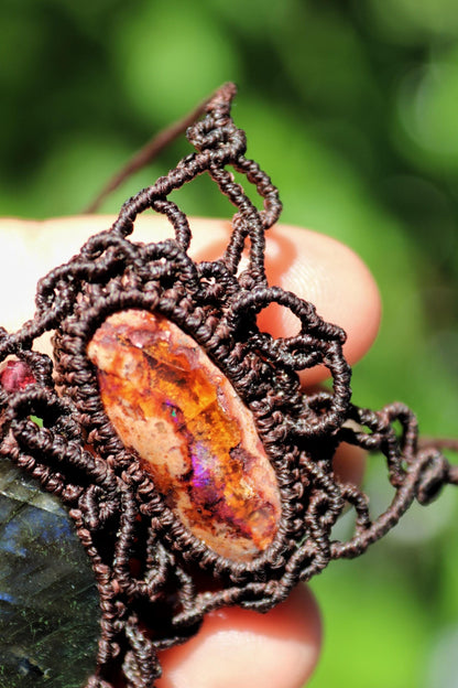 Höhlenopal aus Mexiko und tiefblauer Labradorit