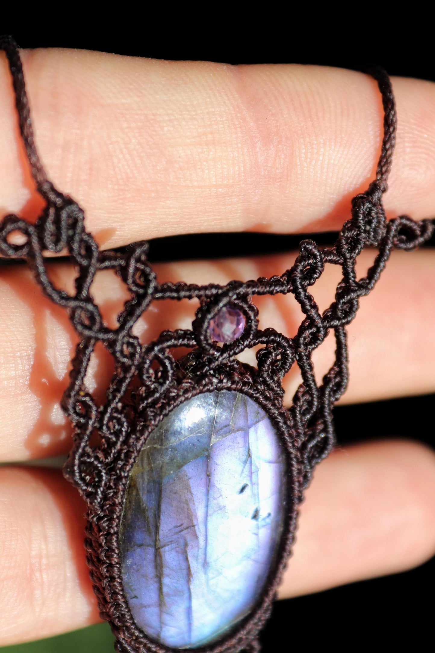 Lila LABRADORIT-Anhänger mit Amethystperlen