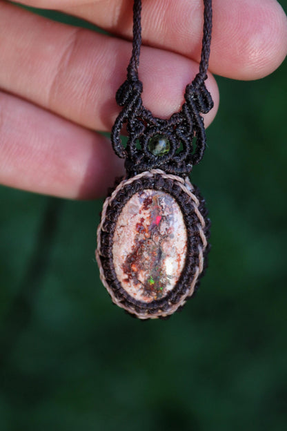 Mexikanische OPAL-Halskette aus Mikro-Makramee 