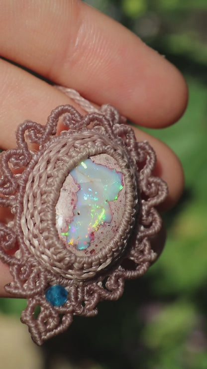 Pendentif en opale galaxie mexicaine naturelle