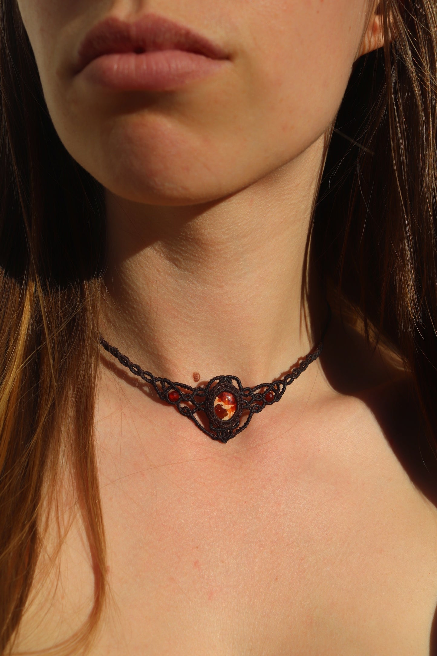 Feueropal-Choker (Rot) mit Cornalin-Perlen