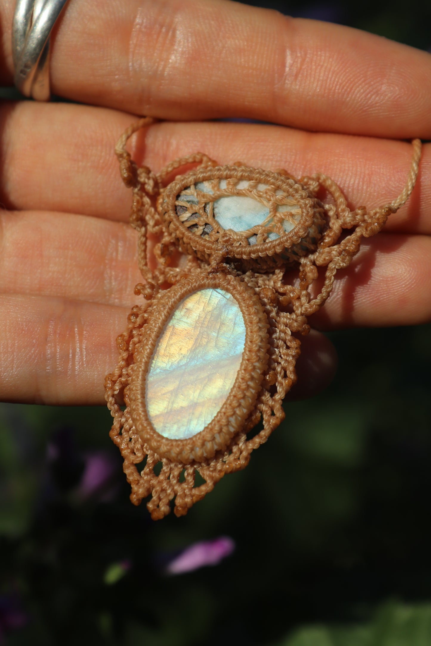 Pendentif en larimar et pierre de lune avec perles de cornaline