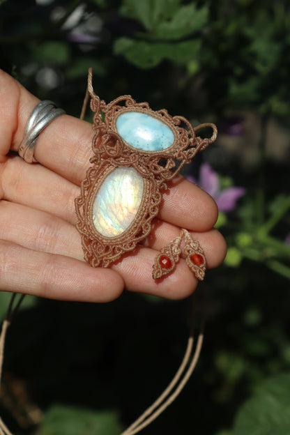 Pendentif en larimar et pierre de lune avec perles de cornaline