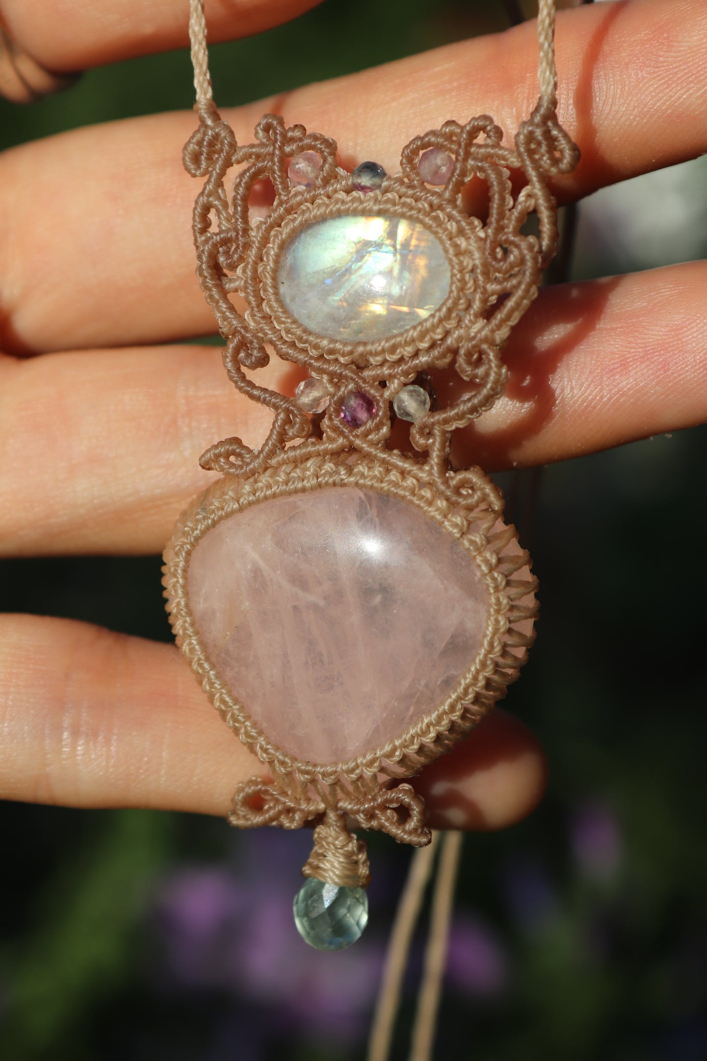 Pendentif en quartz rose et pierre de lune avec goutte d'aigue-marine