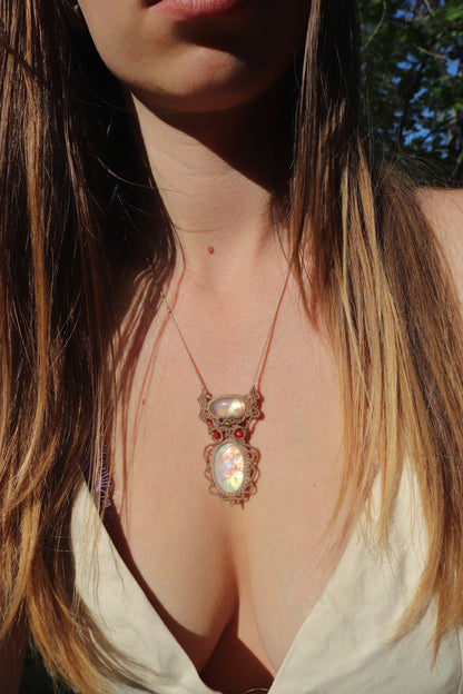 Pendentif en pierre de lune arc-en-ciel dorée translucide de qualité RARE