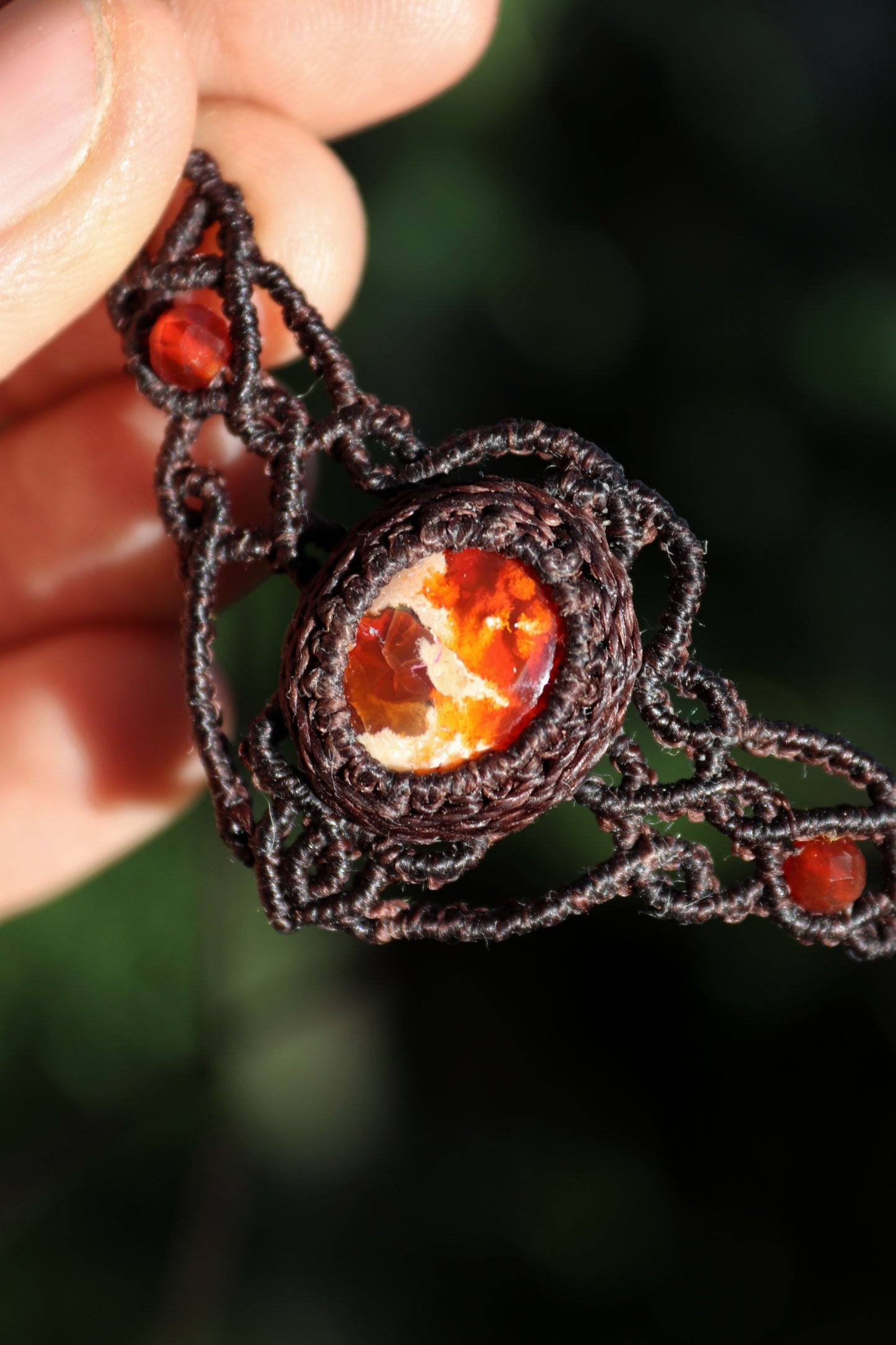 Feueropal-Choker (Rot) mit Cornalin-Perlen
