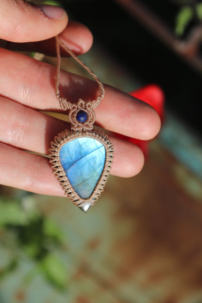 Clean sky blue Labradorite pendant with lapis lazuli beads