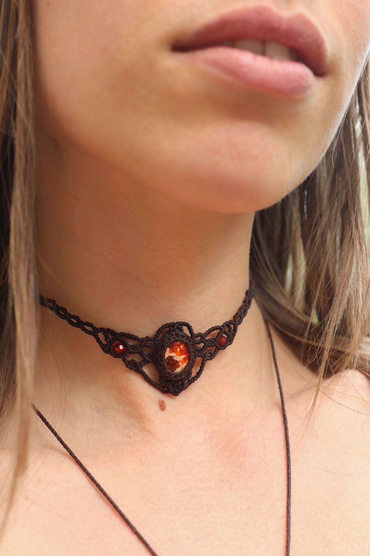 Feueropal-Choker (Rot) mit Cornalin-Perlen