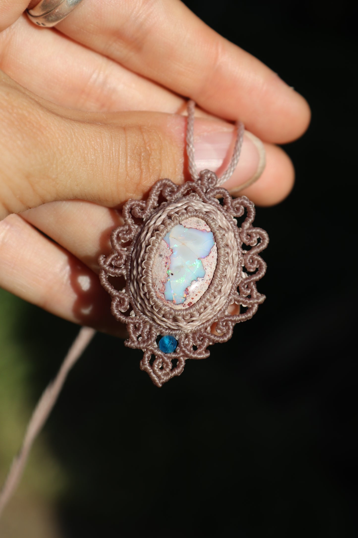 Pendentif en opale galaxie mexicaine naturelle