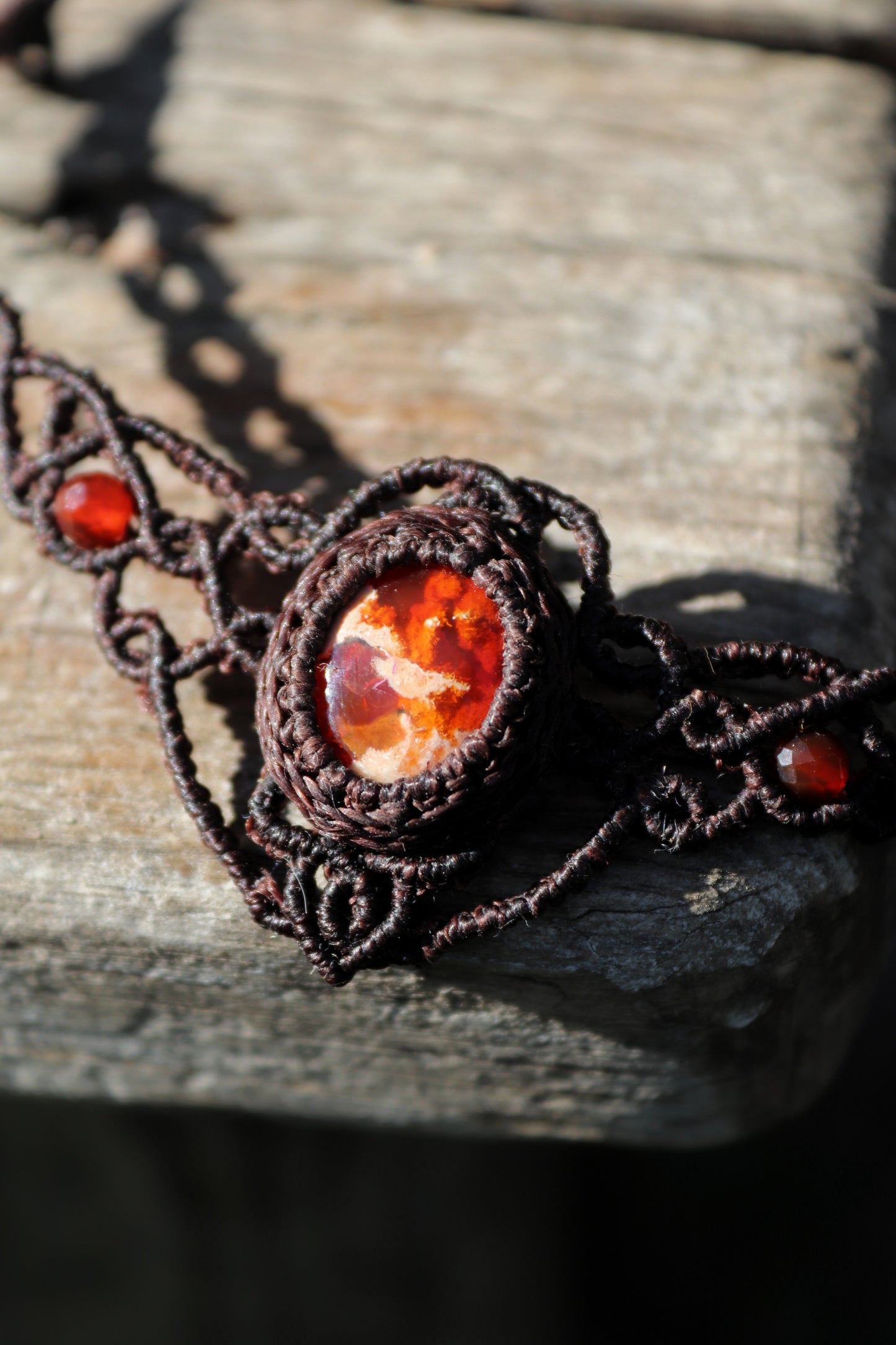 Feueropal-Choker (Rot) mit Cornalin-Perlen