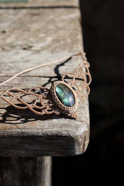 Zierliches grünes LABRADORIT-Choker mit Fluoritperlen