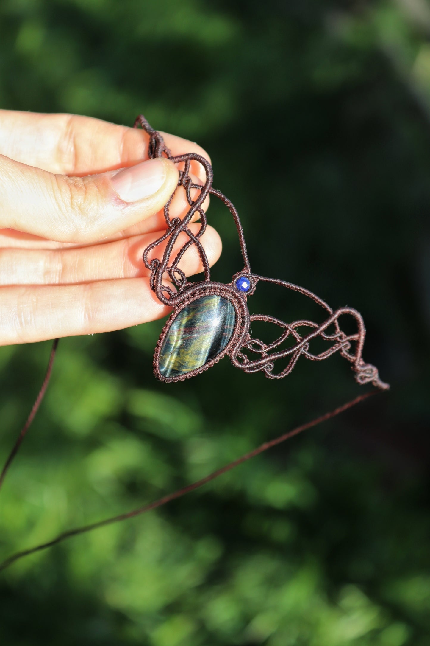 Blauer Tigerauge-Choker (Falkenauge) mit Lapislazuli-Perlen