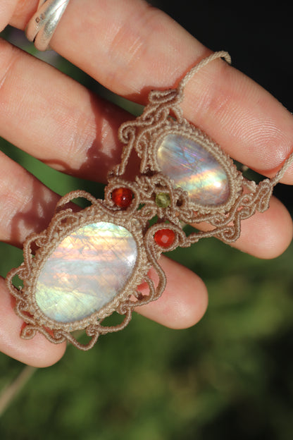 Pendentif en pierre de lune arc-en-ciel dorée translucide de qualité RARE